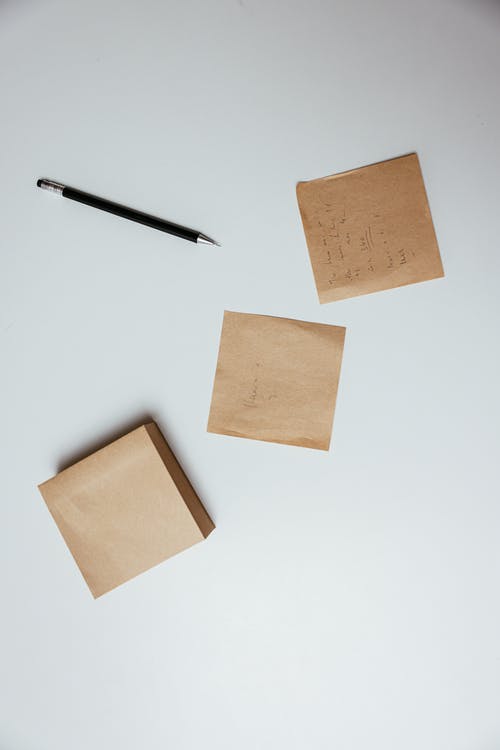 有关便利貼, 垂直拍摄, 平躺的免费素材图片