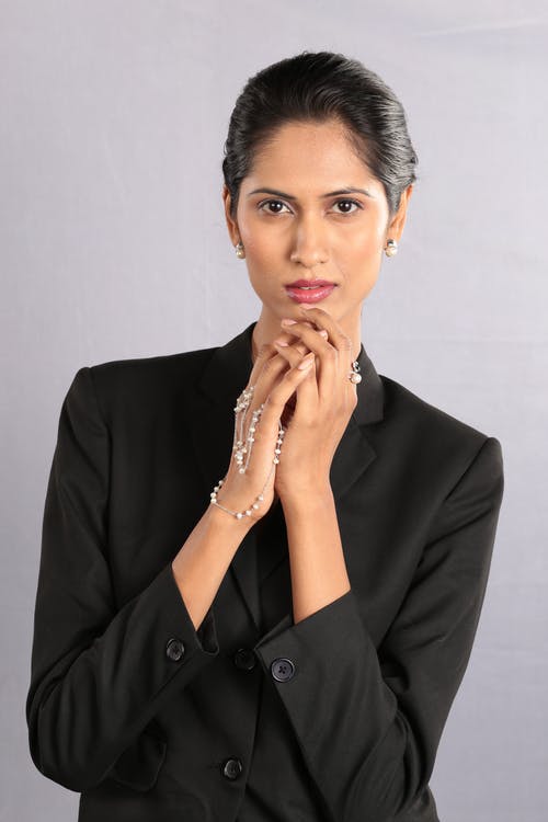 有关垂直拍摄, 女人, 工作室拍摄的免费素材图片