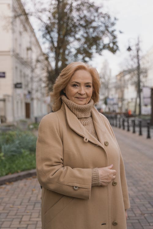 有关人行道, 发色, 垂直拍摄的免费素材图片