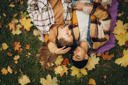 有关一對, 快樂, 放下的免费素材图片