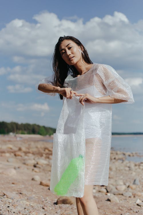 有关垂直拍摄, 塑膠, 女人的免费素材图片