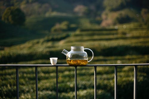 有关杯子, 模糊的背景, 熱飲的免费素材图片