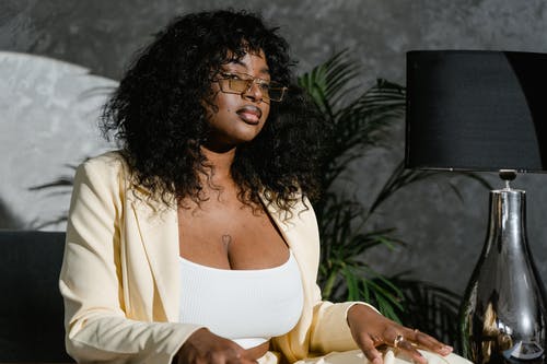 有关墨鏡, 女人, 女性的免费素材图片