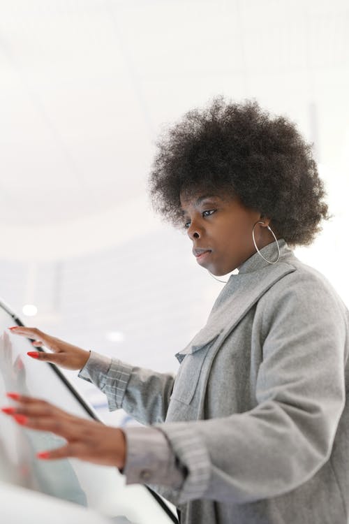 有关側面圖, 垂直拍摄, 女人的免费素材图片