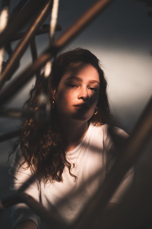 有关垂直拍摄, 女人, 好看的免费素材图片