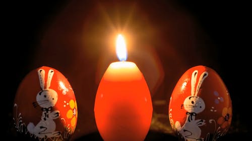 蛋形蜡烛融化 · 免费素材视频