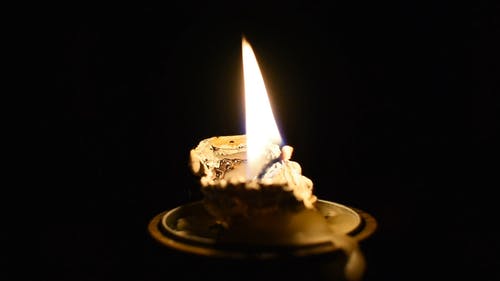 蜡烛燃烧 · 免费素材视频