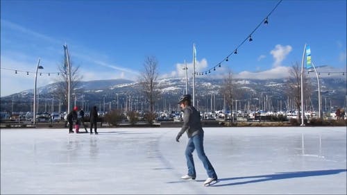 人们滑冰 · 免费素材视频