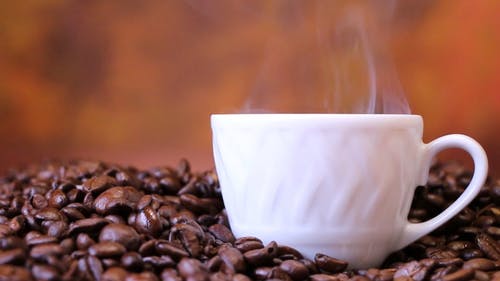 杯咖啡，咖啡豆 · 免费素材视频