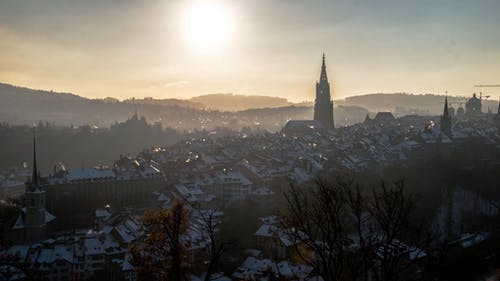 在下雪天的日落 · 免费素材视频