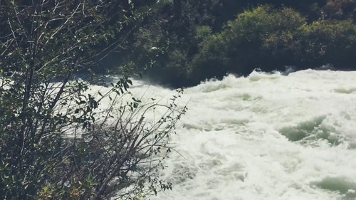 流水视频 · 免费素材视频