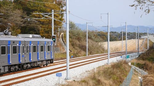 火车经过 · 免费素材视频