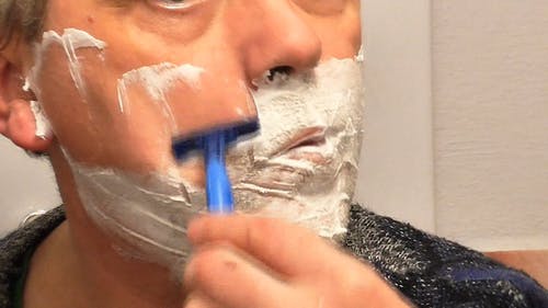 男人剃须 · 免费素材视频