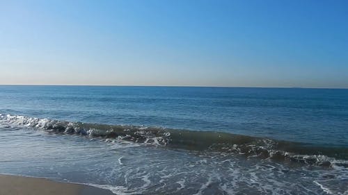 海浪拍岸 · 免费素材视频