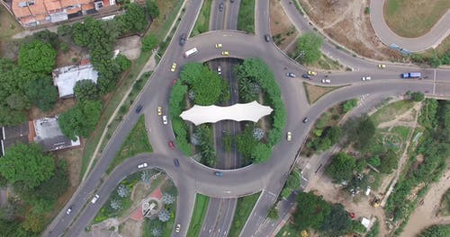 无人机拍摄的繁忙道路 · 免费素材视频
