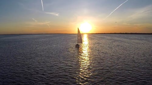 日落期间帆船 · 免费素材视频