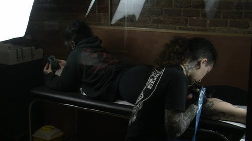 纹身艺术家 · 免费素材视频