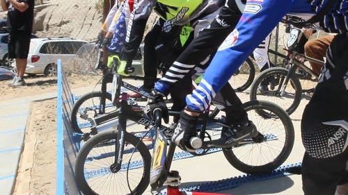 骑自行车的人 · 免费素材视频