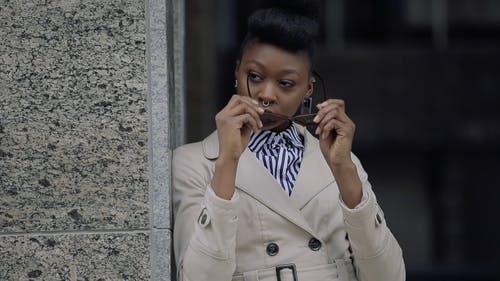 戴墨镜的女子 · 免费素材视频