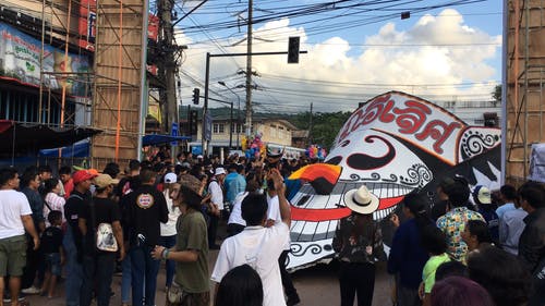 在街上庆祝 · 免费素材视频