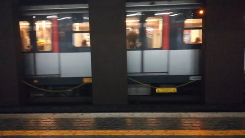 火车离开 · 免费素材视频