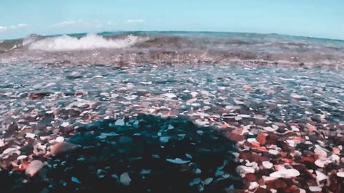 海浪冲上岸 · 免费素材视频