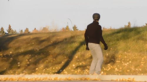 个人使用滑板 · 免费素材视频