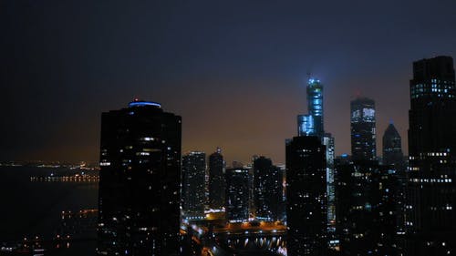 夜间城市 · 免费素材视频