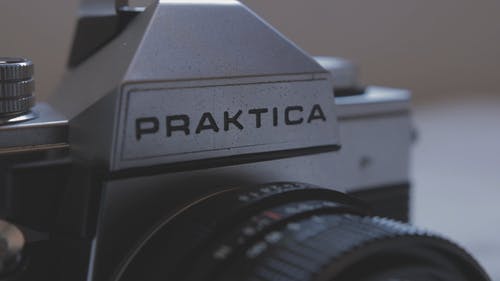 Praktica品牌相机的特写视图 · 免费素材视频
