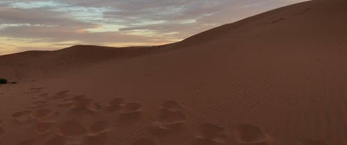 沙漠与日落美景 · 免费素材视频