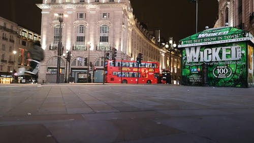 英格兰城市的夜生活 · 免费素材视频