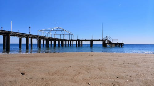 海滩浮桥 · 免费素材视频