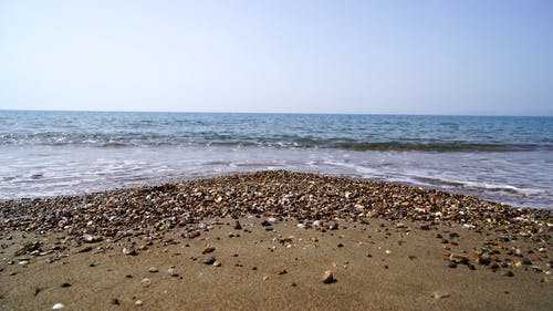 海浪冲上岸 · 免费素材视频