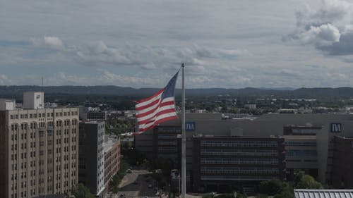 摇曳的美国国旗 · 免费素材视频