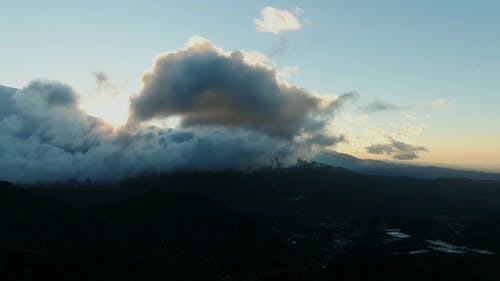 低云在山 · 免费素材视频