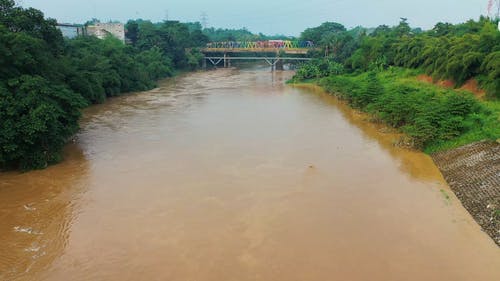 跨河多彩桥 · 免费素材视频