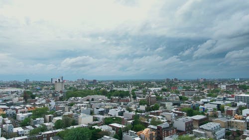 宾夕法尼亚，费城在白天的城市景观的航拍 · 免费素材视频