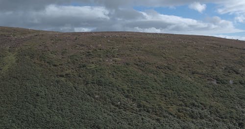 山脉的无人机画面 · 免费素材视频