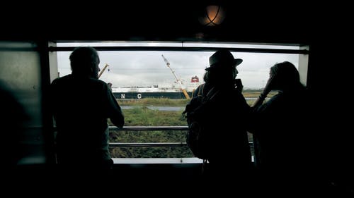 人们在外面看 · 免费素材视频