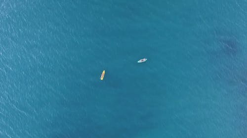 空中射击的人在海洋中 · 免费素材视频