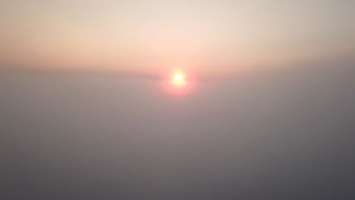 云层上方的日落 · 免费素材视频