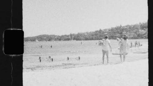 人们喜欢沙滩的旧视频 · 免费素材视频