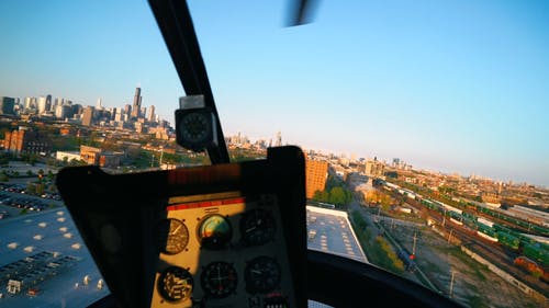 机载直升机的控制面板 · 免费素材视频