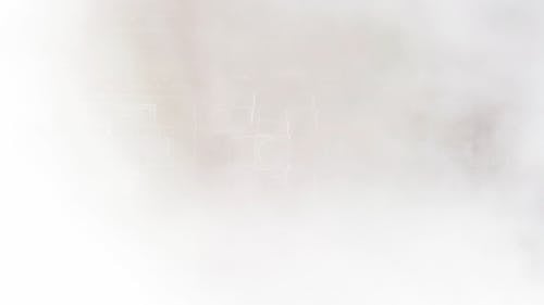 从密云的镜头上模糊了城市建筑屋顶的景色 · 免费素材视频