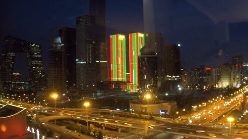 夜晚的现代城市 · 免费素材视频