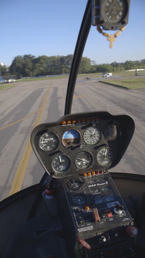 飞机上的控制面板 · 免费素材视频