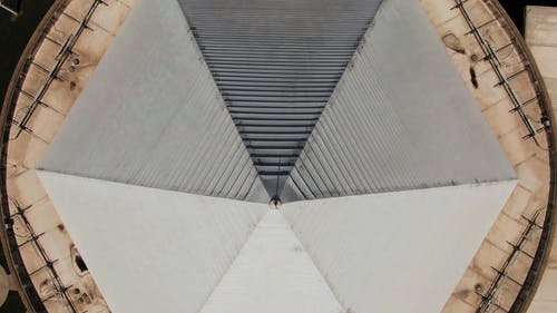 六角形设计屋面 · 免费素材视频
