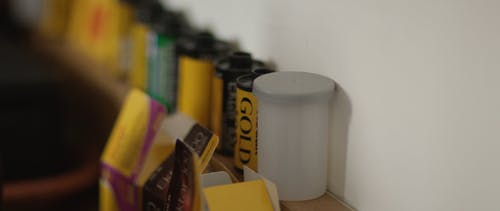 旧相机胶卷罐 · 免费素材视频
