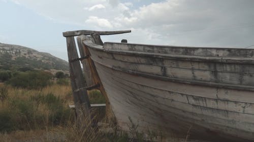 一艘木船的侧面船体 · 免费素材视频