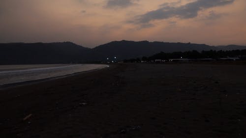 在海滩的清晨景观 · 免费素材视频